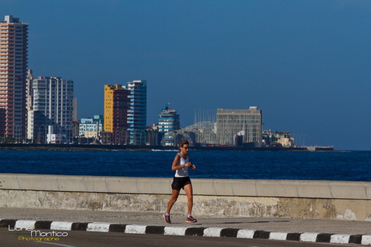 Footing de 45' sur le front de mer de La Havane où les joggers sont cent fois plus rares que les pêcheurs amateurs !